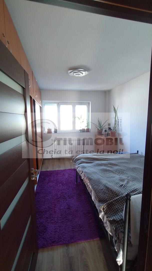 Apartament cu 3 camere decomandat, la etajul 6, in Piata Unirii ! - Poză 3