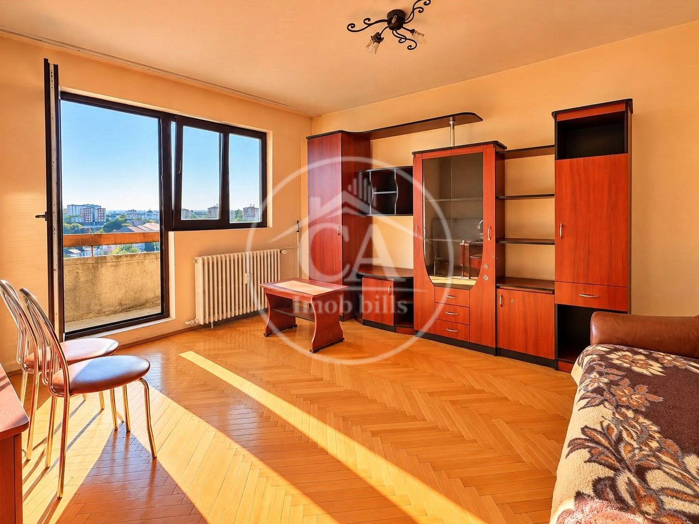 Apartament de vanzare cu doua camere in zona Dacia Oradea - Poză 1