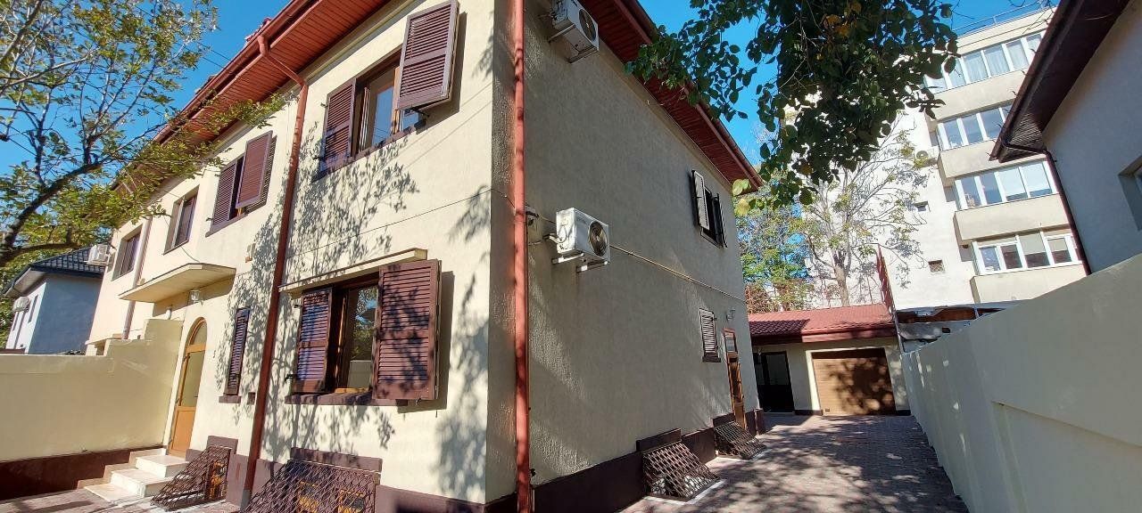 Vila de vanzare direct de la proprietar. - Poză 1