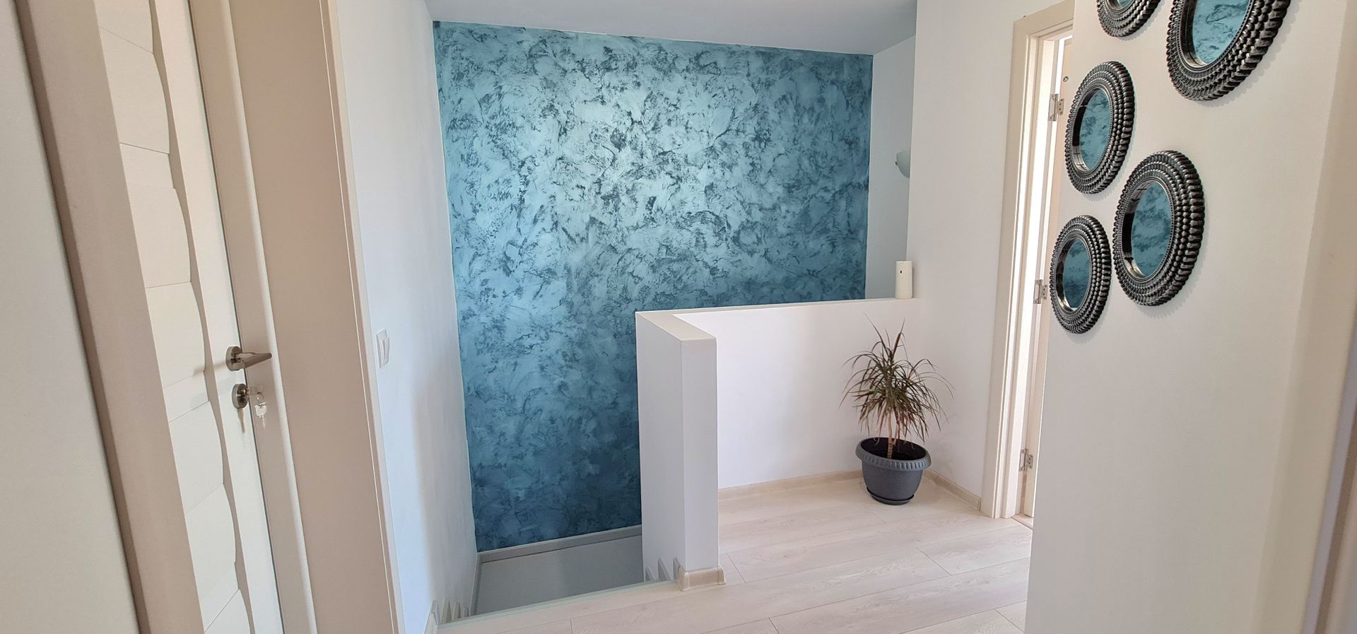 Casa 4 camere cu garaj mobilata si utilata cartier Izvor Tarlungeni - Poză 12