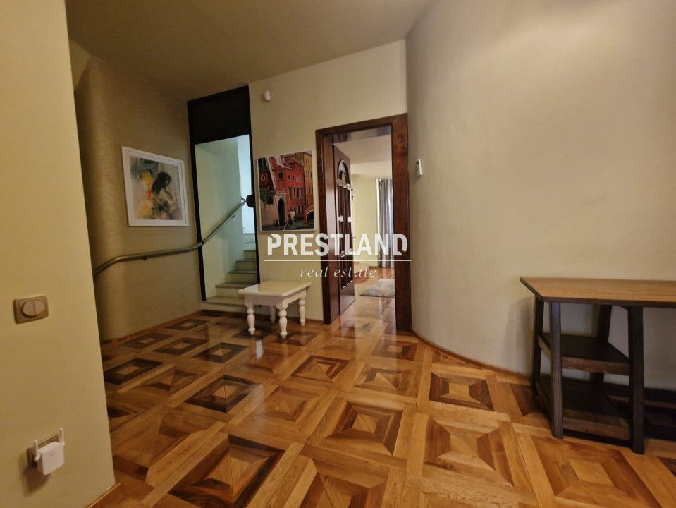 Vila zona Sub Arini!! - Poză 3