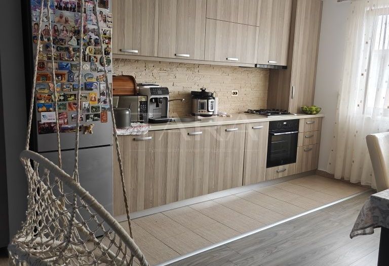 Apartament 3 camere, mobilat și utilat, cu parcare, zona Terra. - Poză 2