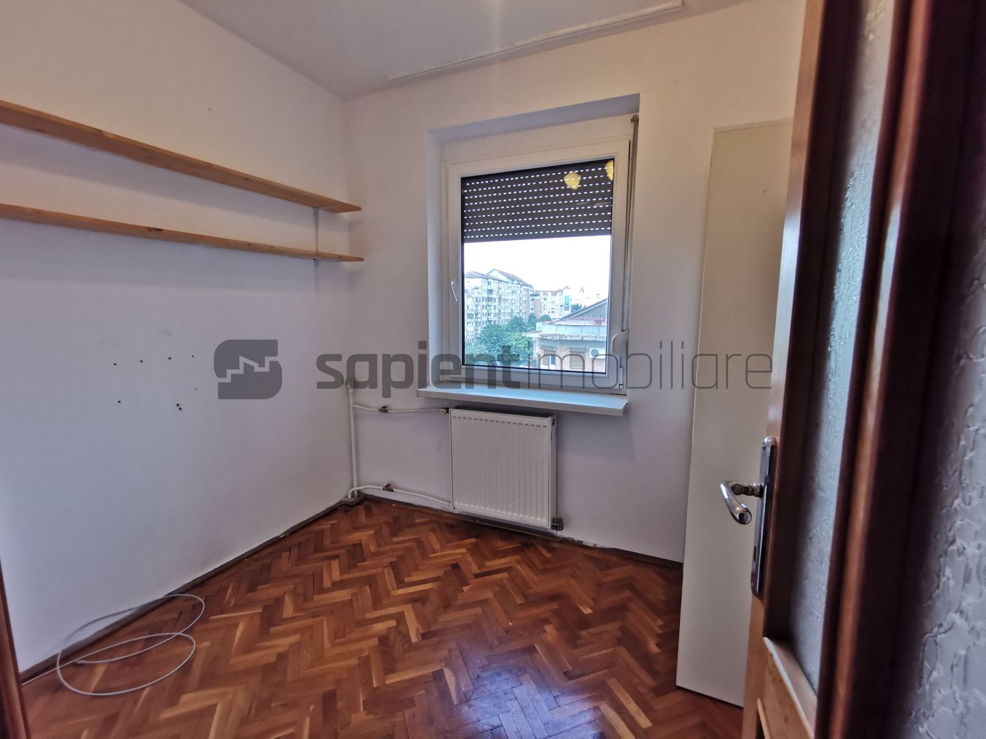 De închiriat apartament cu 4 camere, Bd. Decebal - Poză 5