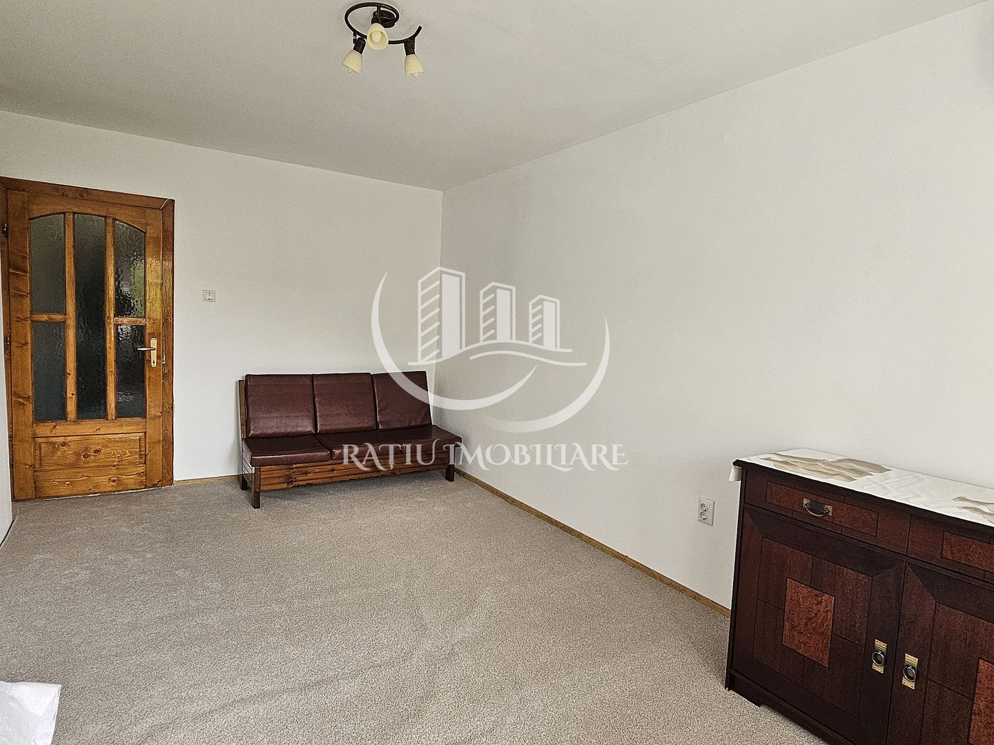 Apartament cu 2 camere | Etajul 1 | Central | Oradea - Poză 2