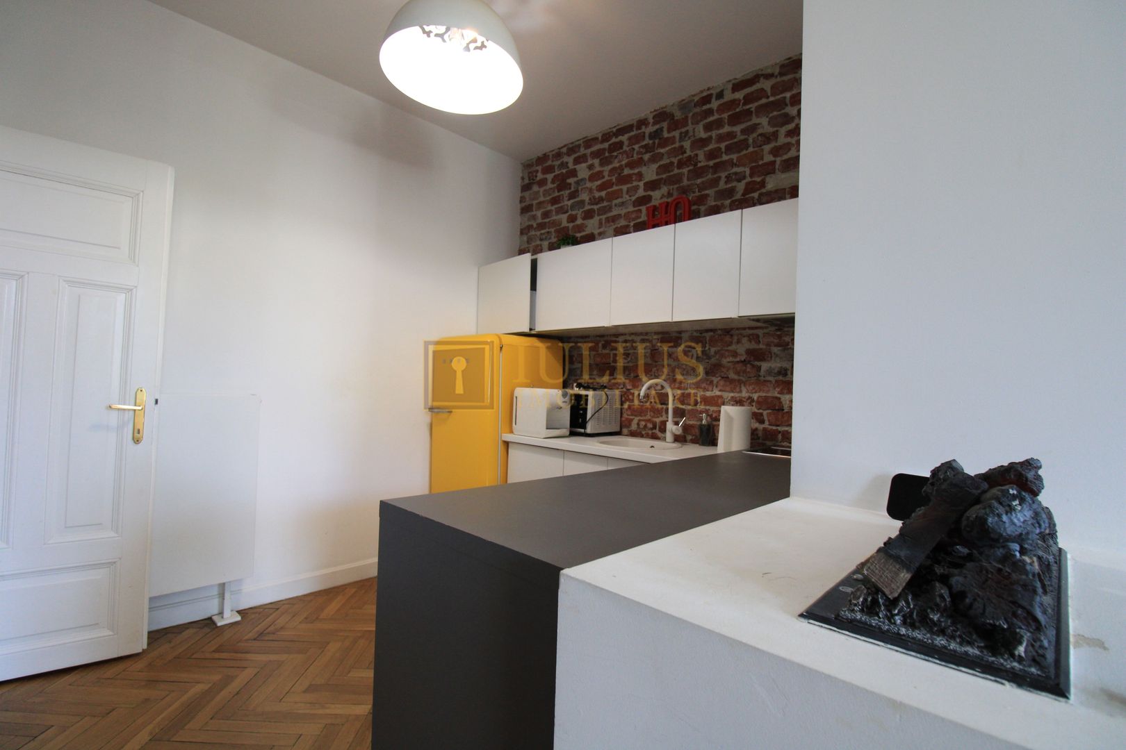 Semicentral, 2 camere, centrala proprie. - Poză 5