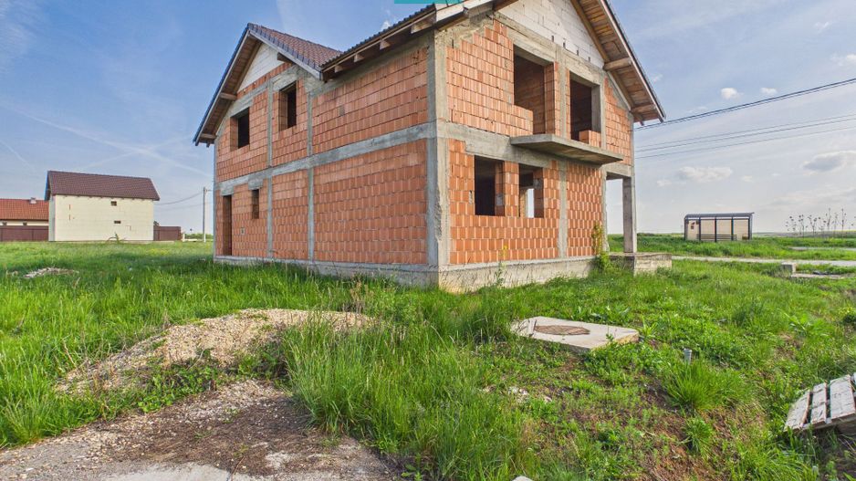 Casă la roșu cu  6 camere,  teren 500 mp în Aluniș - Poză 10