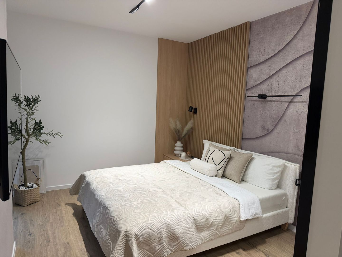 AP. 2 CAMERE ESTORIA, PRIMA INCHIRIERE, PARCARE, METROU, PET-FRIENDLY - Poză 3