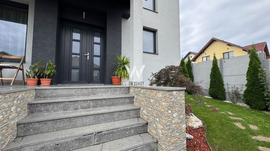 Casa superba , 5 camere si garaj ,zona linistita Sibiu - Poză 11