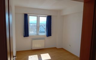 Apartament 3 camere balcon 5 mp si parcare privata zona Turnisor - Poză 4
