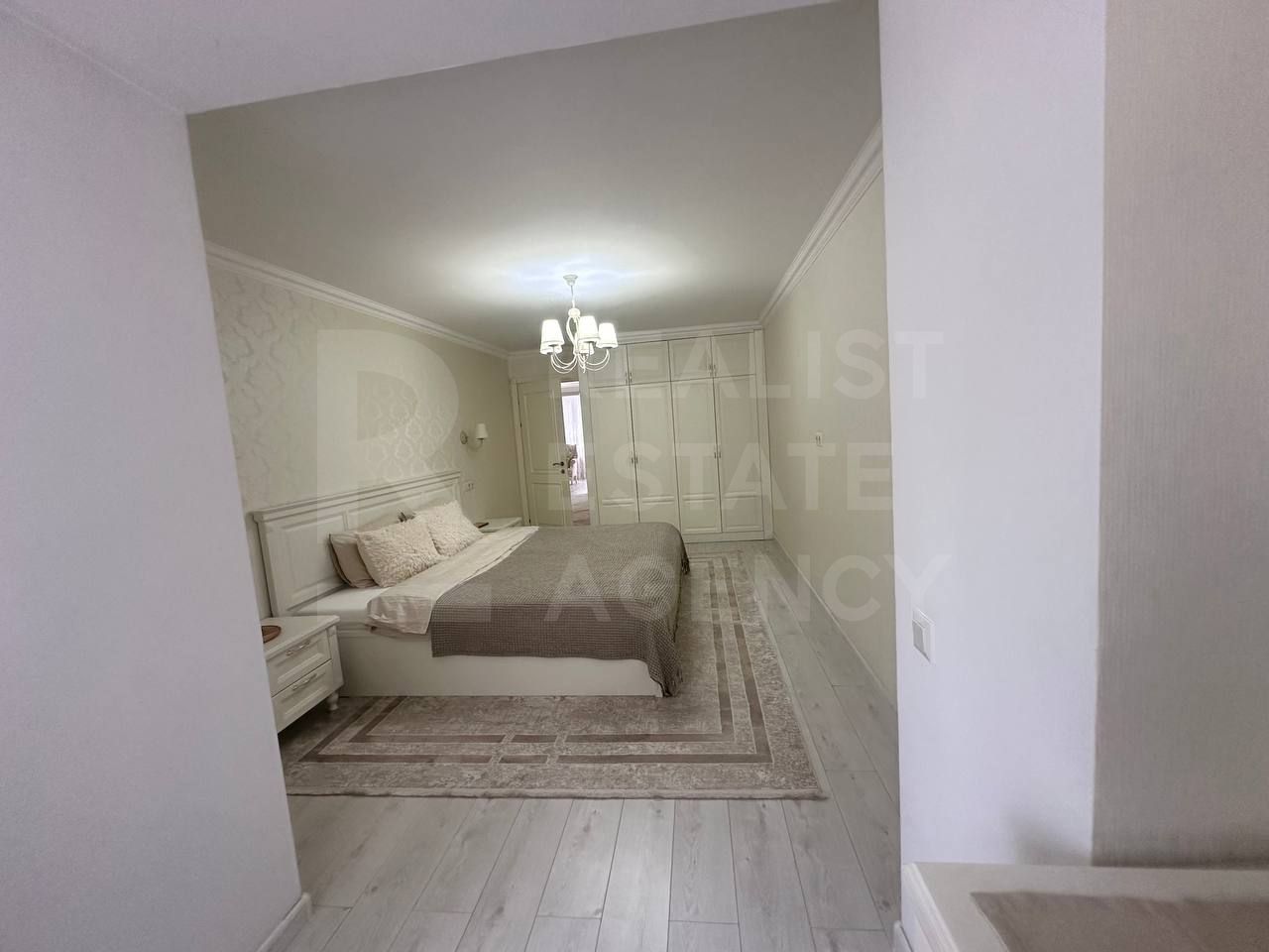 Chirie, apartament, 3 camere, Strada Alexandru cel Bun, Centru - Poză 1