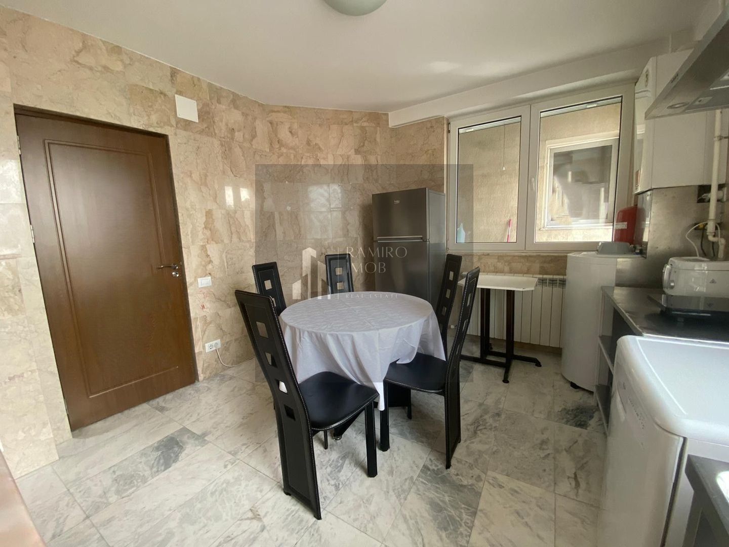 Apartament 220mp utili +terasa 210mp -bloc2010 Unirii -Pasaj Marasesti - Poză 10