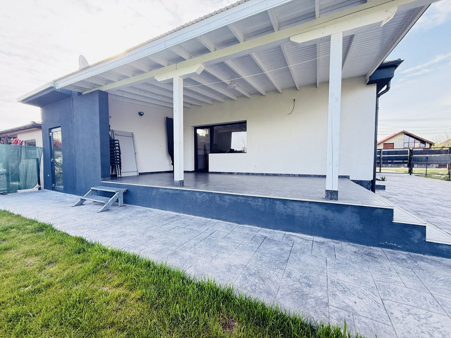 Giroc Central | Casă renovată complet | 4 camere | 2 bai - Poză 2