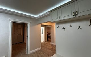 De vanzare apartament cu 3 camere, zona Piata Mare. - Poză 7