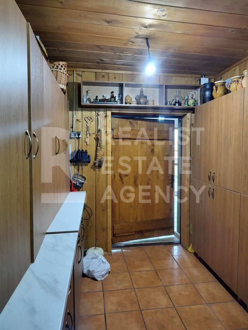 Vilă individuală 430 mp utili, teren 2.000 mp, panouri solare - Poză 14