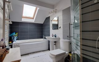 Casa individuala frumoasa si spatioasa in Giroc - Poză 33