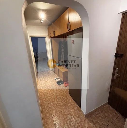 2 Cam ~ Etaj 1 ~ 51mp ~ Decomandat ~ metrou Raul Doamnei - Poză 4