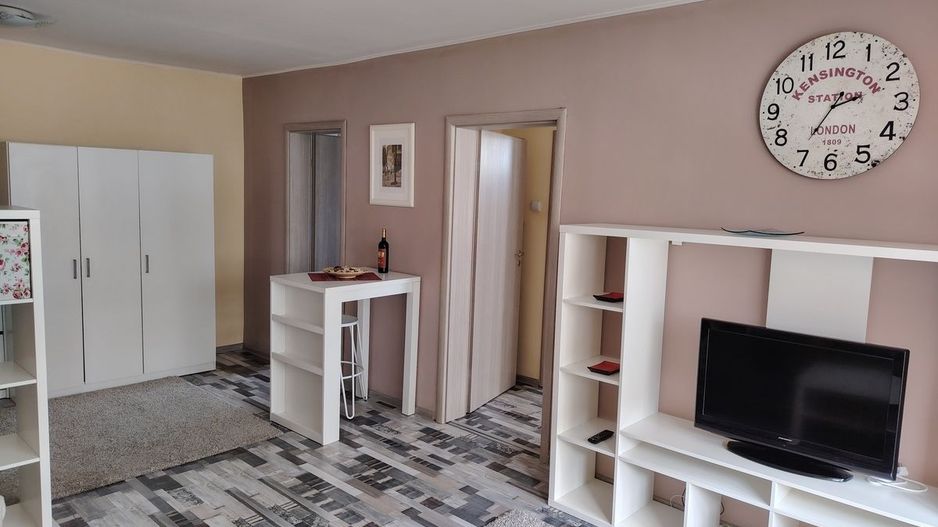 Vanzare Apartament 2 camere, 50 mp, etajul 5/10, metrou Favorit - Poză 2