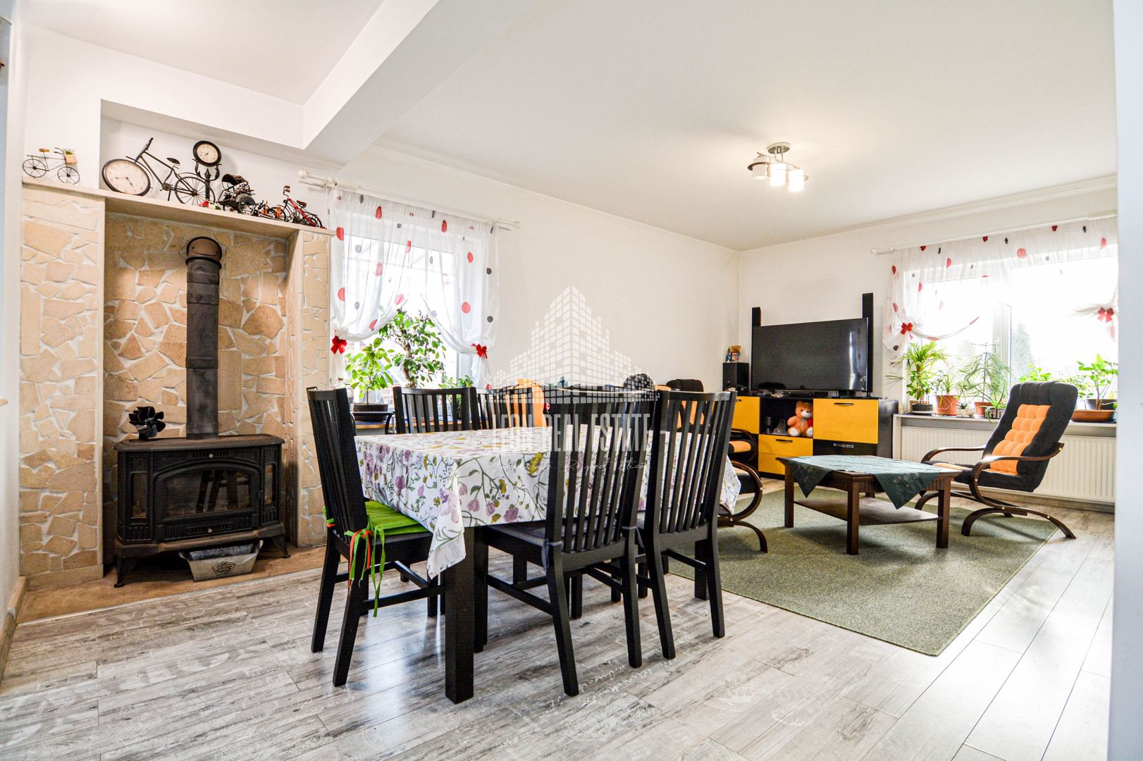 Casa de tip Duplex complet mobilat și utilat, în Gilau, zona RAR - Poză 1