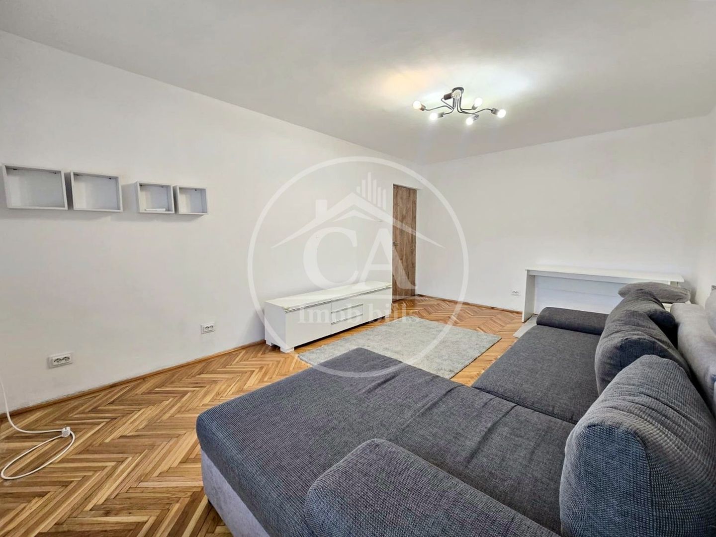Apartament de închiriat cu 3 camere în zona Rogerius, Oradea - Poză 6