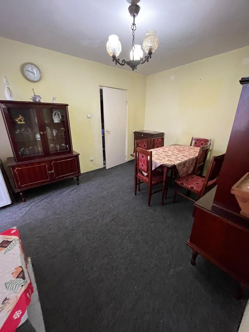 Apartament cu 4 camere de vanzare, Zona Cetate - Poză 1