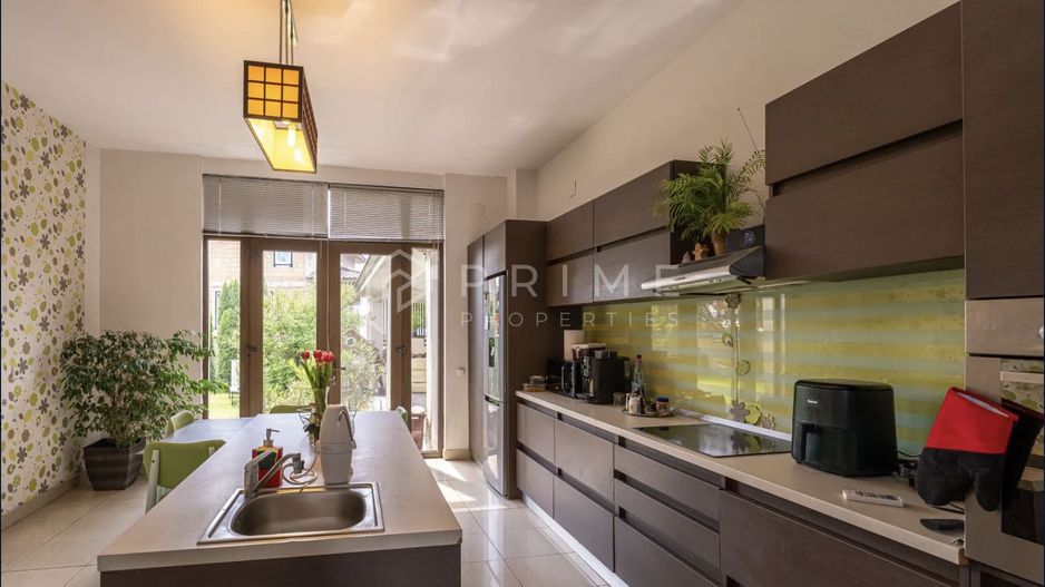 Vilă cu design și dotări deosebite de vânzare - Poză 5