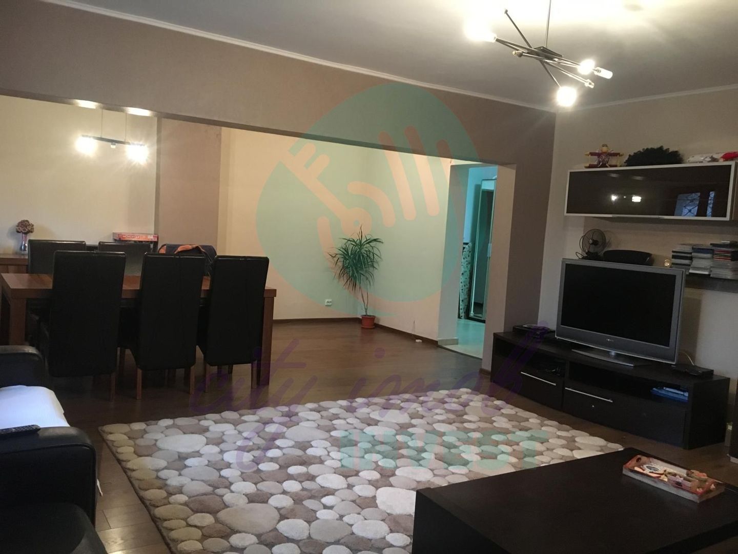 Apartament UNIC pe Calea Calarasilor - Poză 2