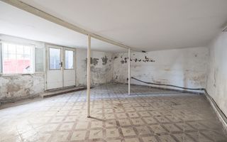 Proiect de clinică sau birouri în centru – casă cu demisol, de renovat - Poză 8