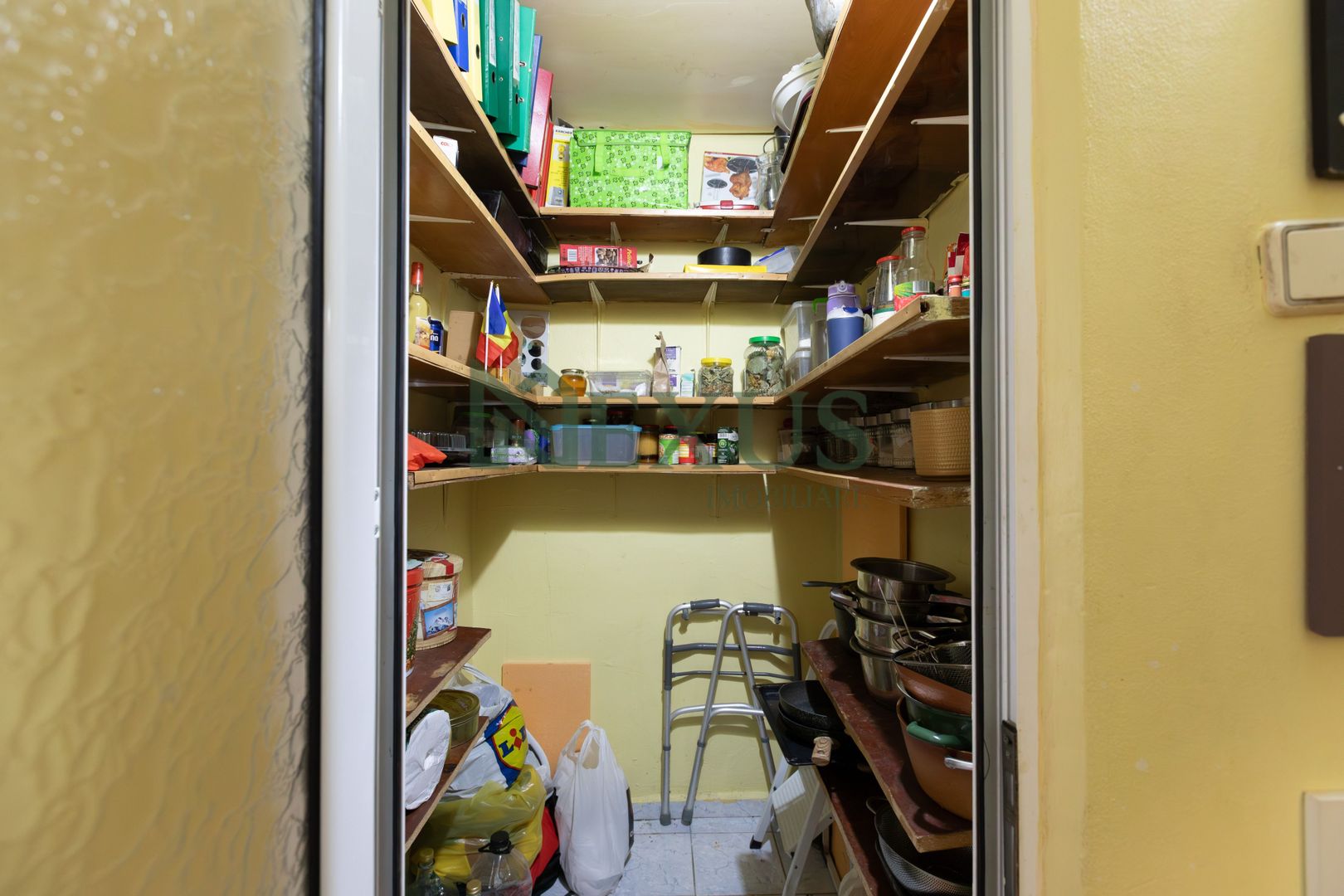 Apartament 2 camere decomandat, Str. Carpați, Bacău - Poză 15