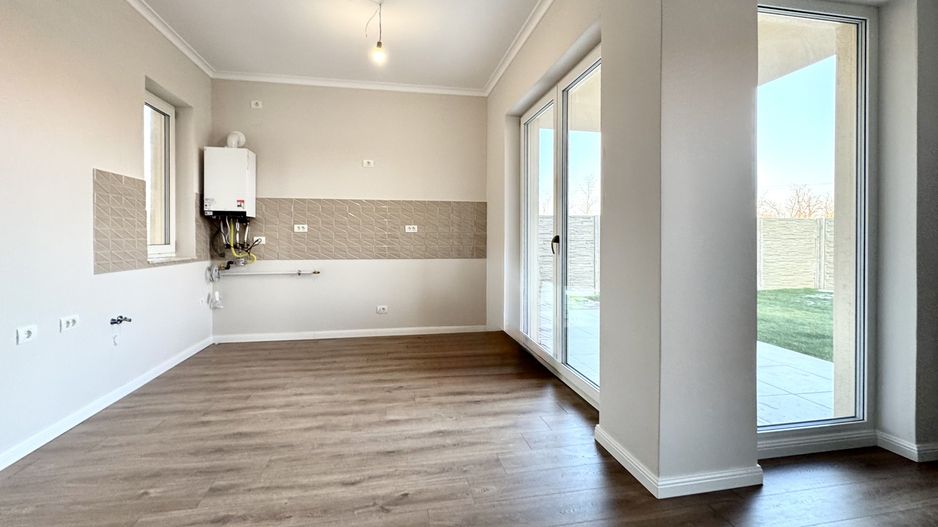 Duplex modern cu grădină, la intrare în Moșnița Nouă - Poză 6