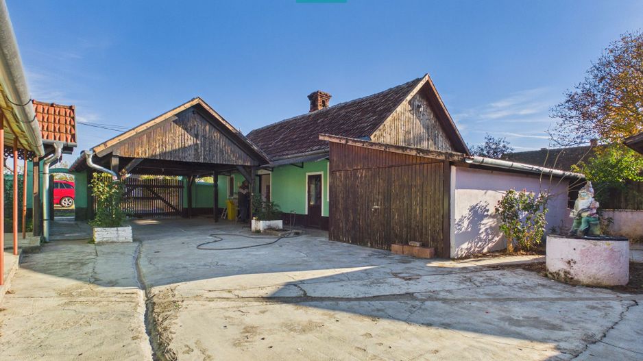 Casă spațioasă cu teren de 2.160 mp. Zerindu Mic - Poză 14