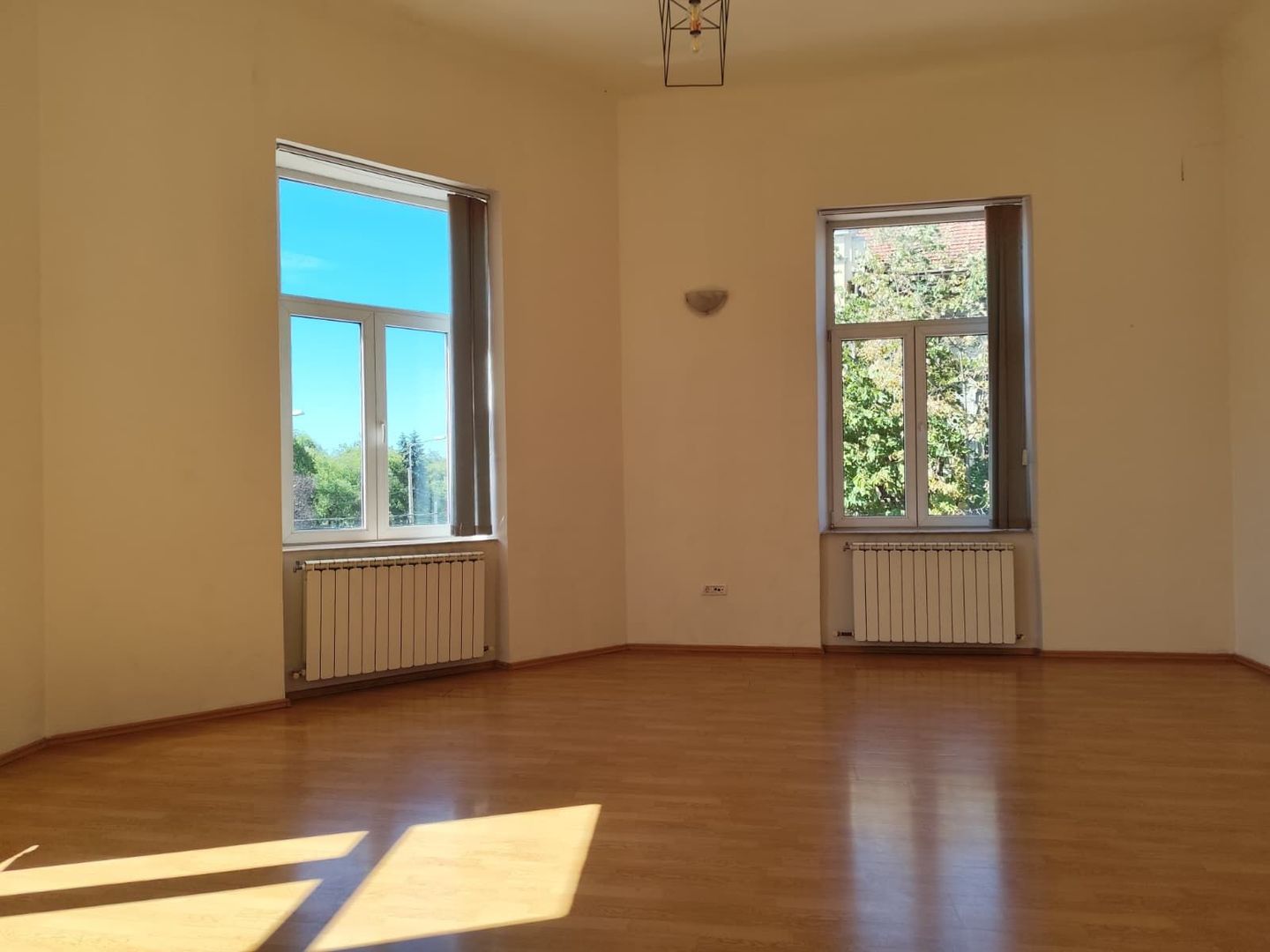 Apartament de vanzare situat ultracentral, langa Lic. E. Gojdu, Oradea - Poză 5