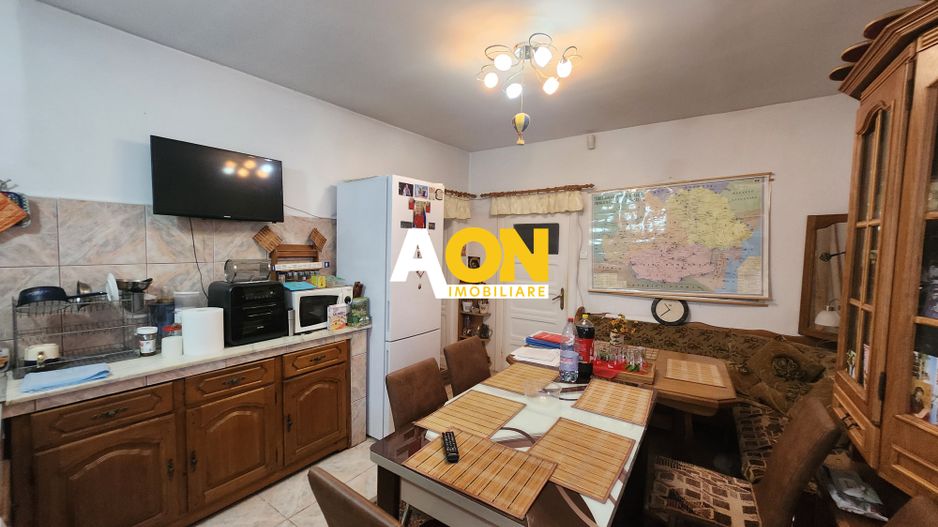 De vanzare casa 5 camere, 655mp teren, zona Cetate - Poză 12