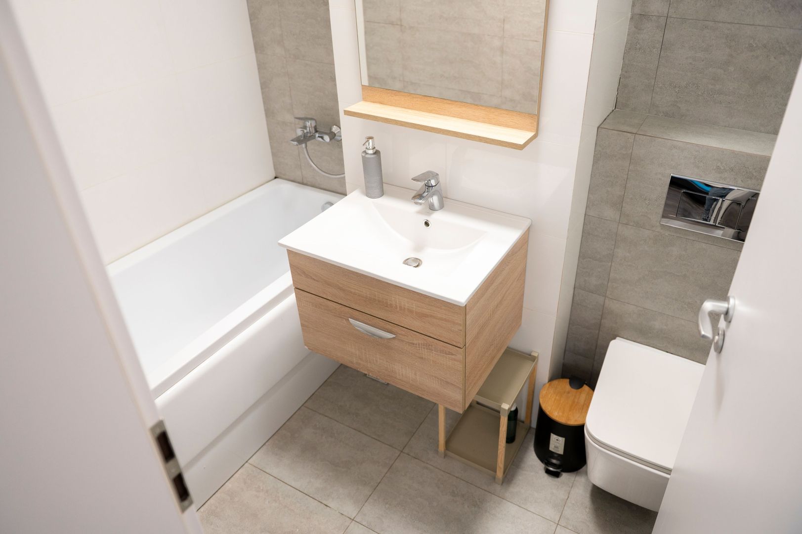 Apartament cu 3 camere si terasa de 49mp, Tomis Nord- Constanta - Poză 13