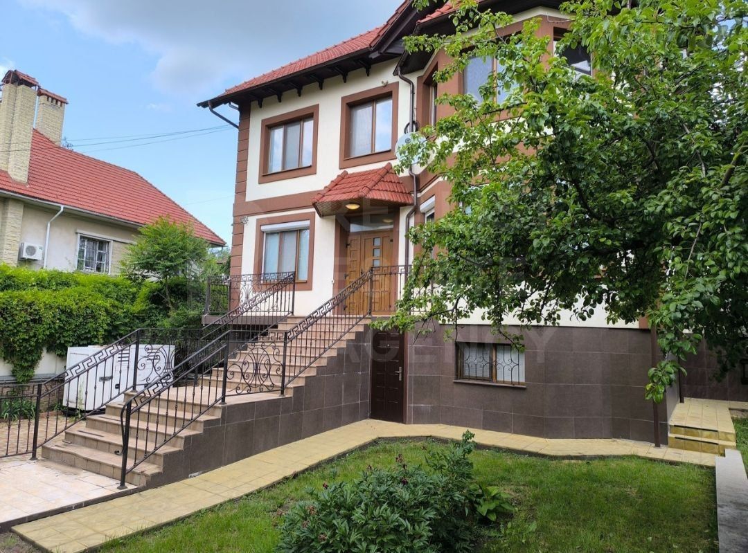 Chirie, casă, 2 nivele, 5 camere, strada  Anton Ablov, Telecentru - Poză 1