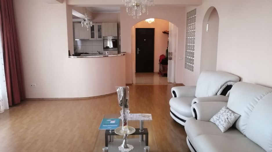 3 camere, structura mare, curte si garaj - Poză 2