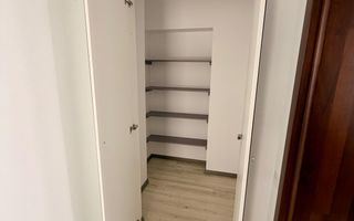 Apartament CENTRAL, living open space, dormitor, zona 7 strazi - Poză 4