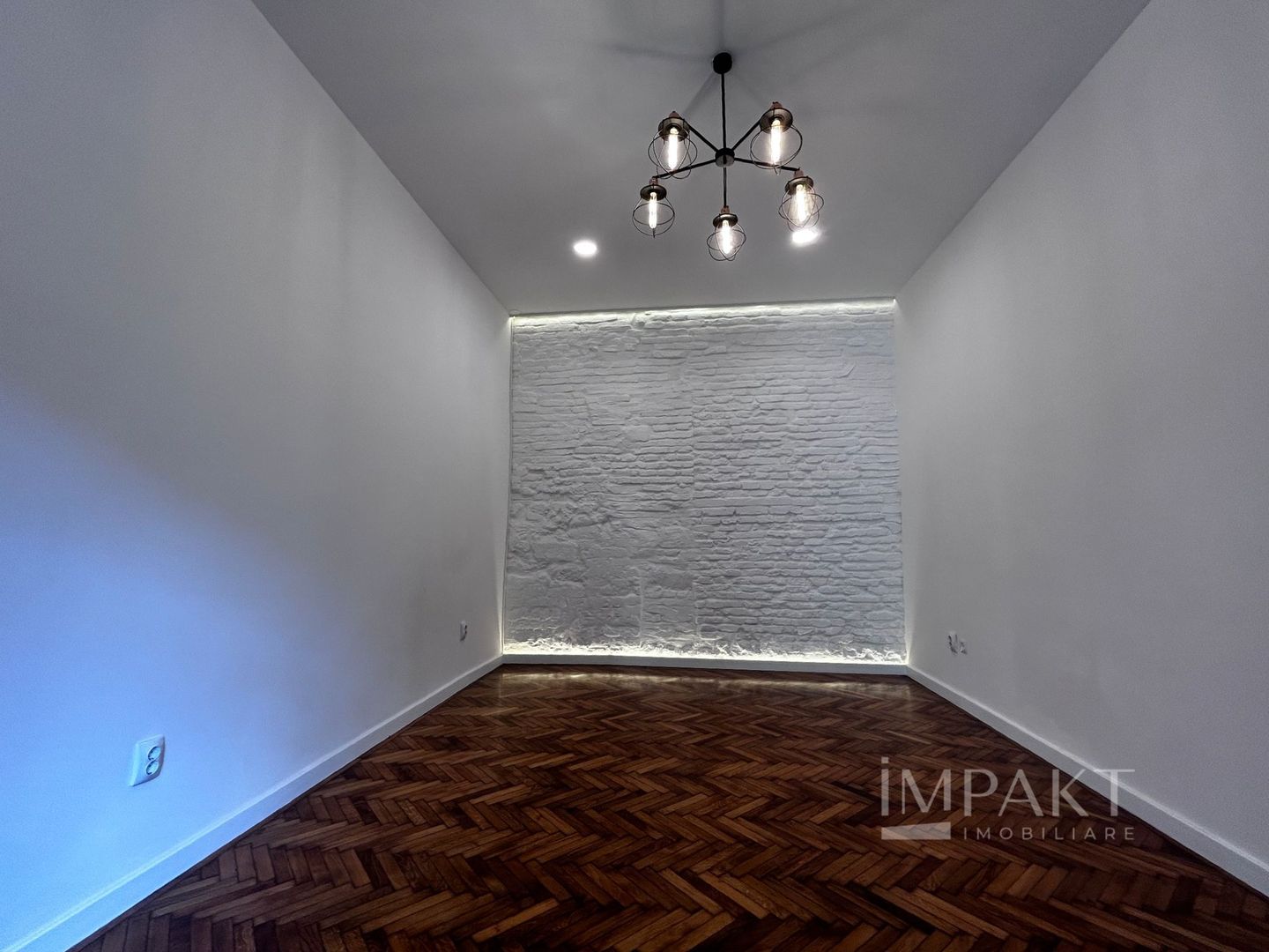 Spatiu cu 3 camere spre inchiriere in centru! - Poză 11