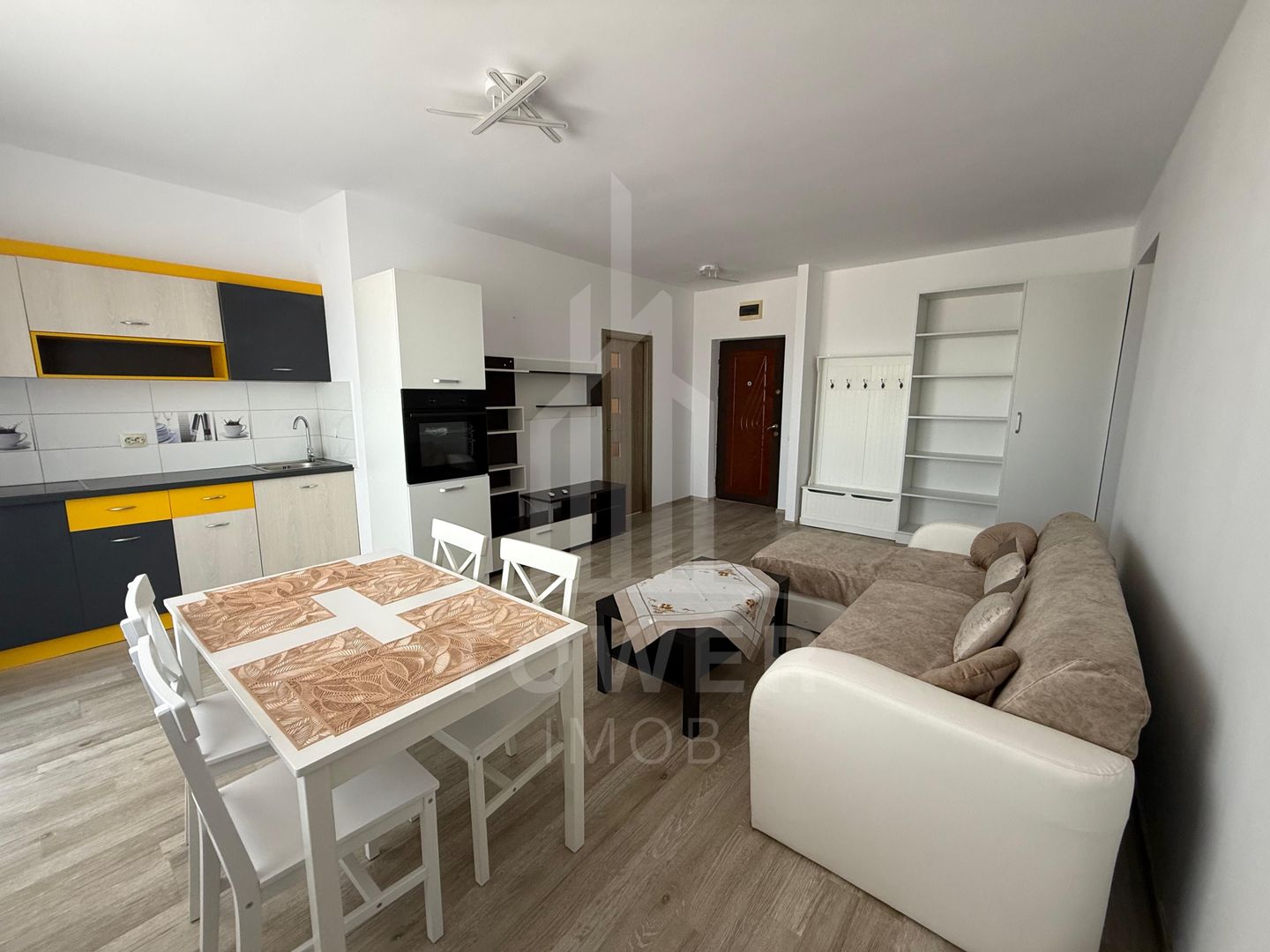 Apartament 3 camere decomandat - Poză 3