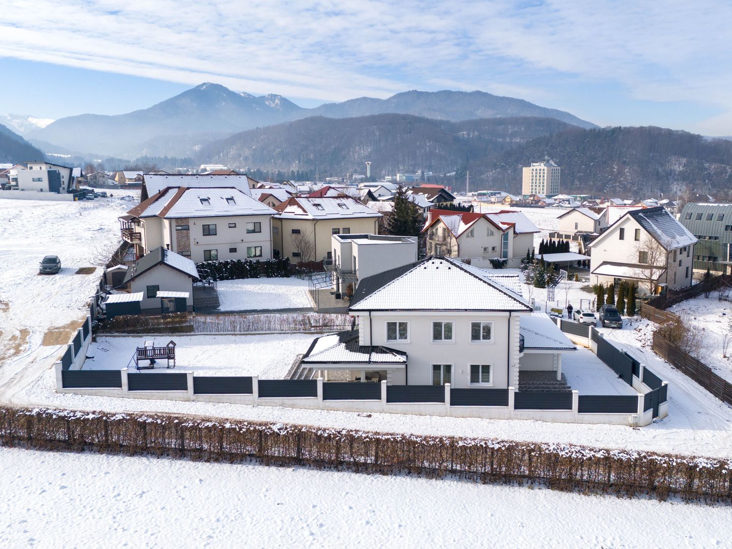 Casă ideală pentru familie în Brașov, Bunloc – spațioasă, luminoasă, priveliște - Poză 55