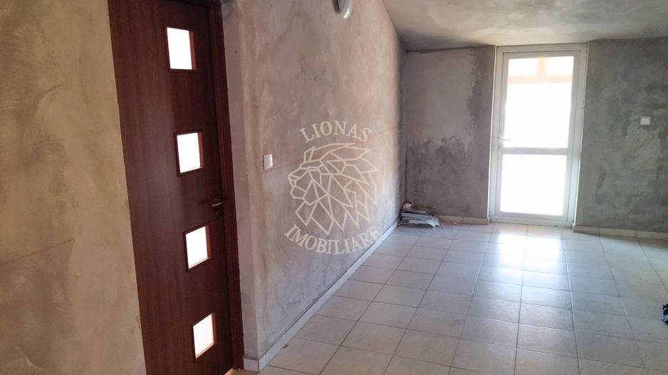 Oportunitate investitie! Casa 420 mp+balcoane-terasa 28 mp-Zavoaie - Poză 6