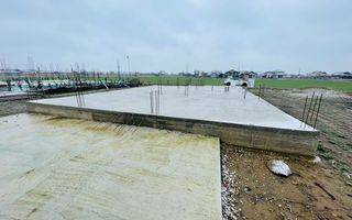 Teren intravilan cu fundație ridicată (plan P) - Poză 1