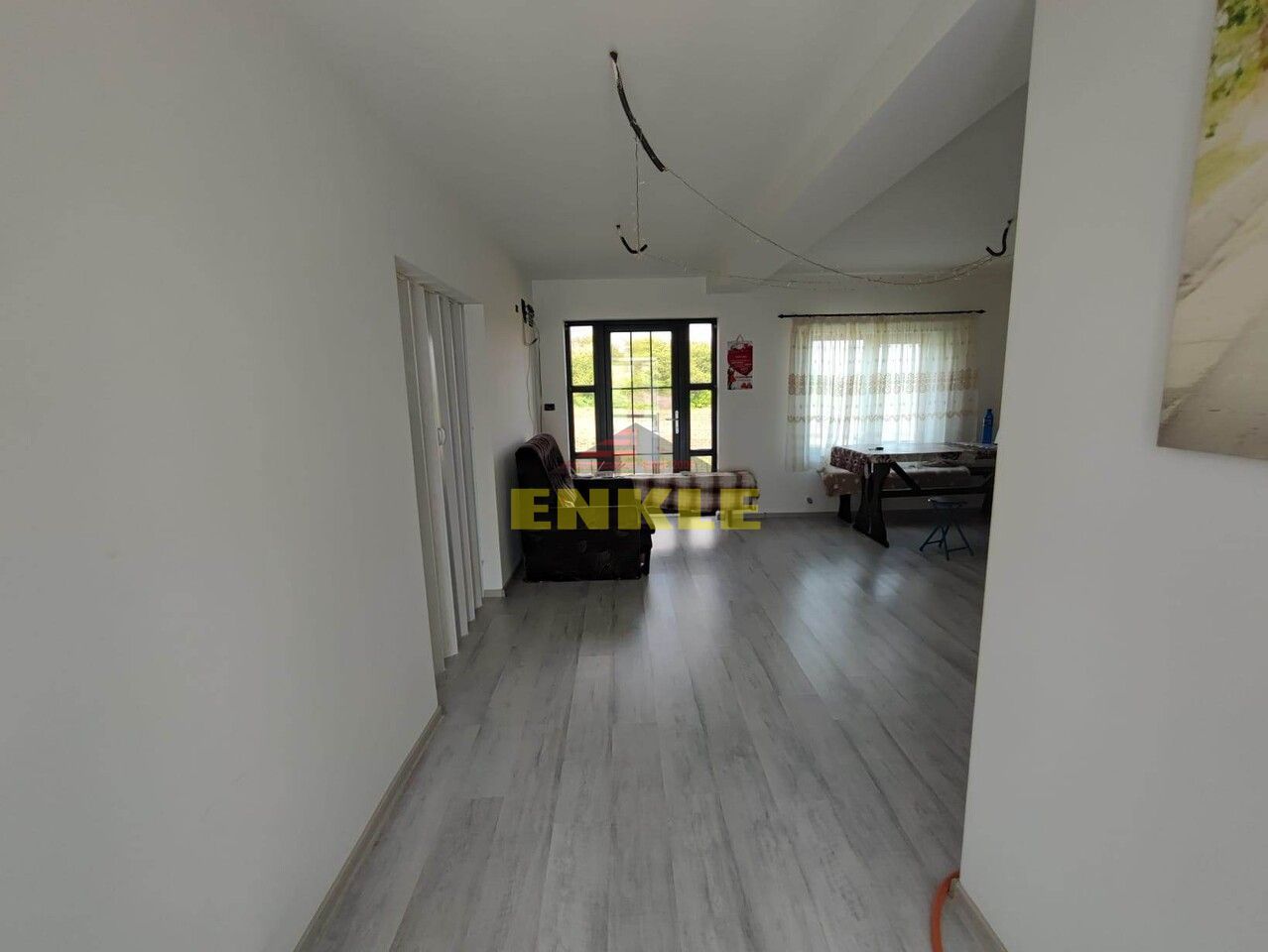 Casa de vanzare 200 mp + teren 1975 mp in Cervicesti - Poză 3