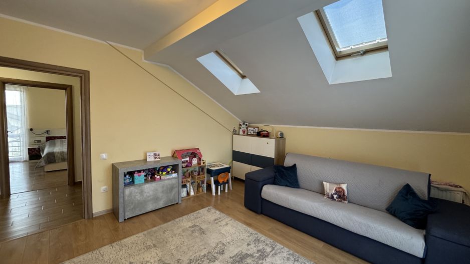 Apartament cu 2 camere in Sanpetru - Poză 4