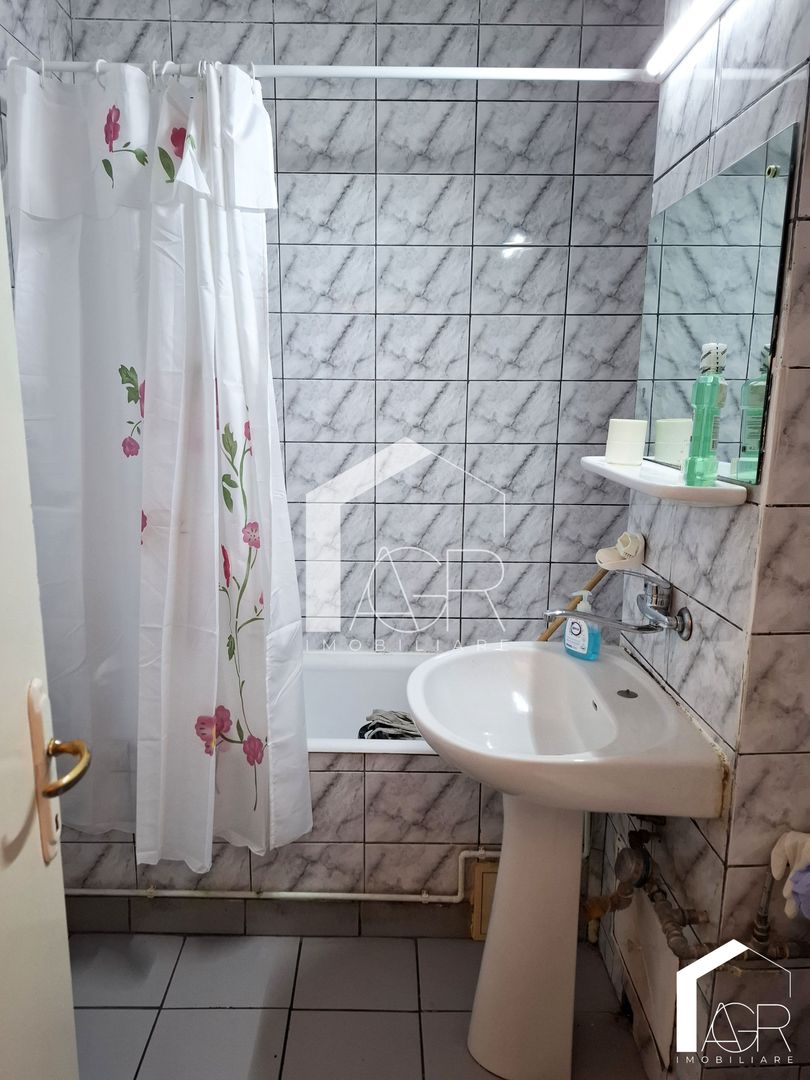 Apartament cu 2 camere, decomandat, confort 1, zona Republicii - Poză 9