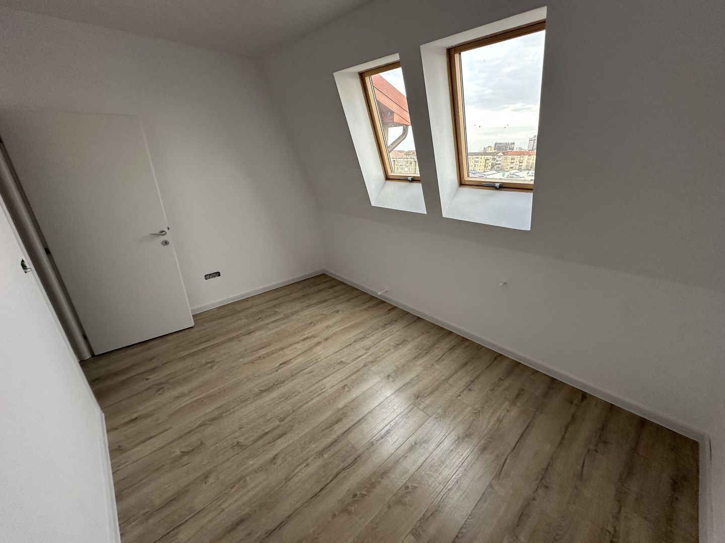 Apartament 2 camere la Mansarda zona Bucovinei - Poză 11