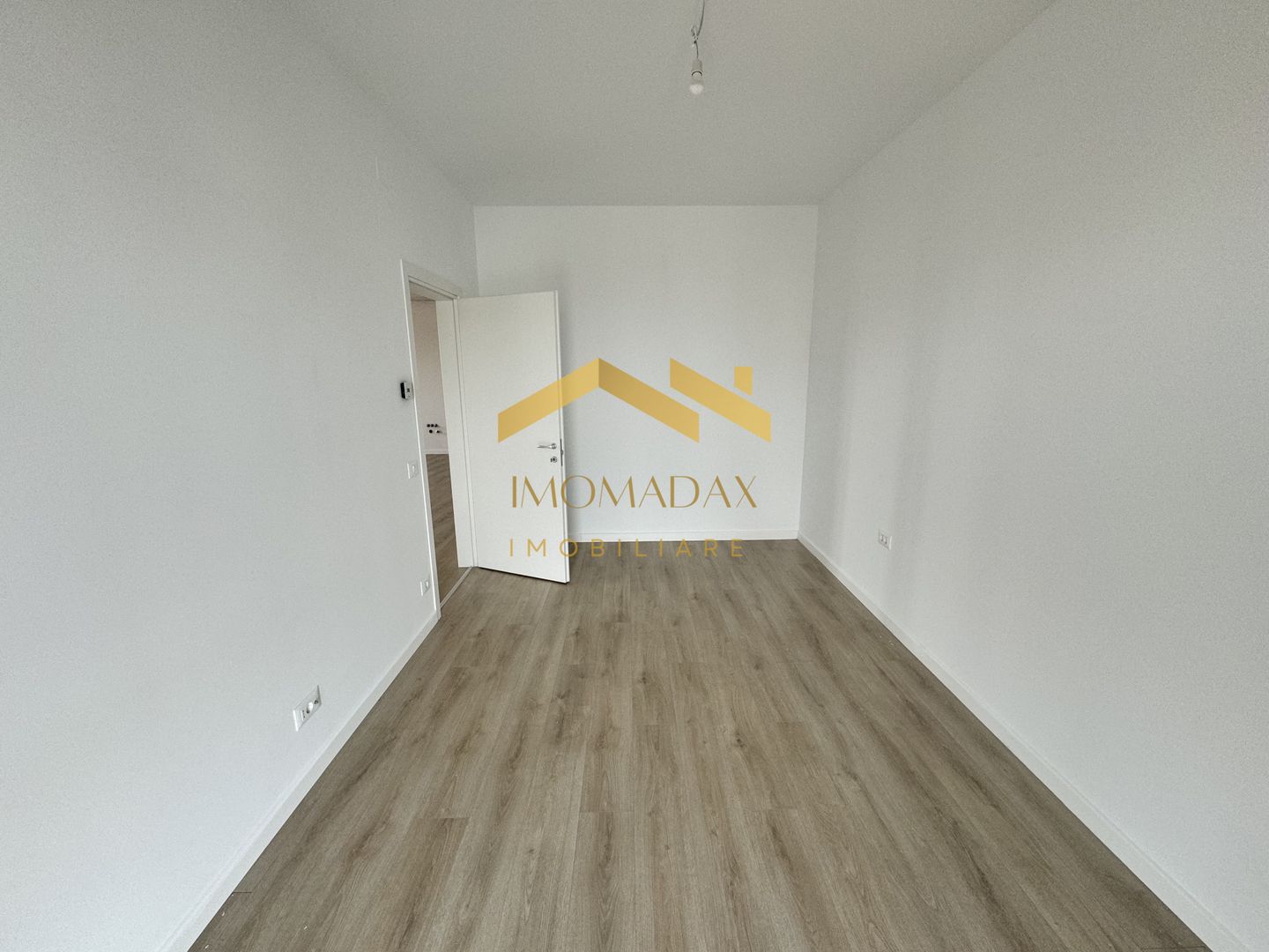 Aradului-Apartament 3 Camere-Centrala Proprie - Poză 6