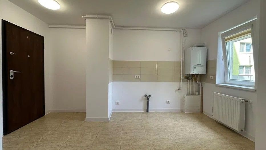 Garsoniera aproape de Mall Coresi, 38mp, loc parcare, 97900Euro - Poză 3