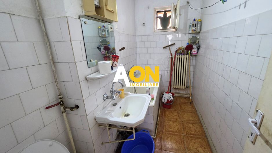 Apartament 3 camere, semidecomandat, parter, Cetate, strada Closca - Poză 7