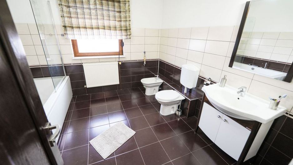 Vila moderna S+P+M, piscina acoperita, sauna, sala fitness-zona Ford/Cassia Park - Poză 15