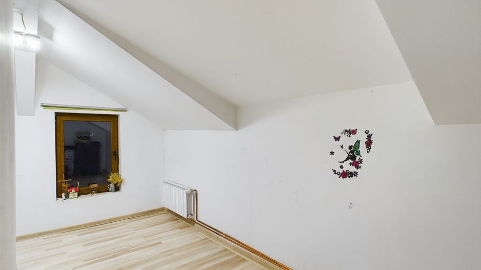 Apartament cu 3 camere pe 2 niveluri în Dumbrăvița - Poză 9